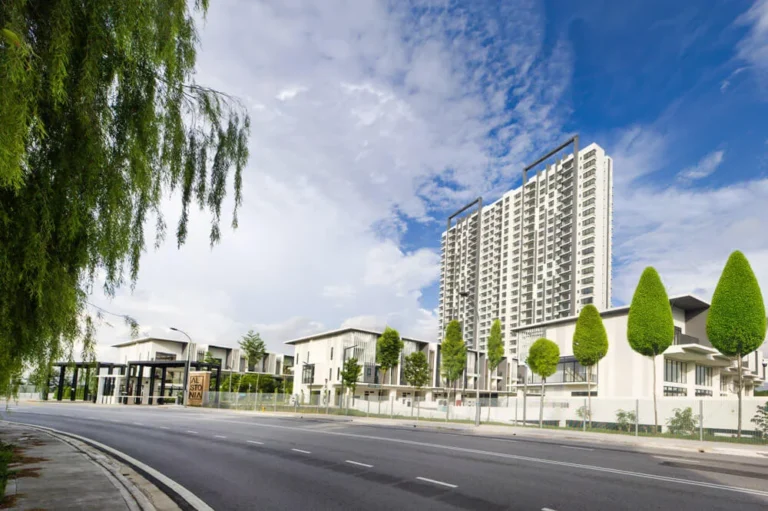Alstonia | Bukit Rahman Putra, Sungai Buloh | Freehold Hilltop Condominium and Villas
