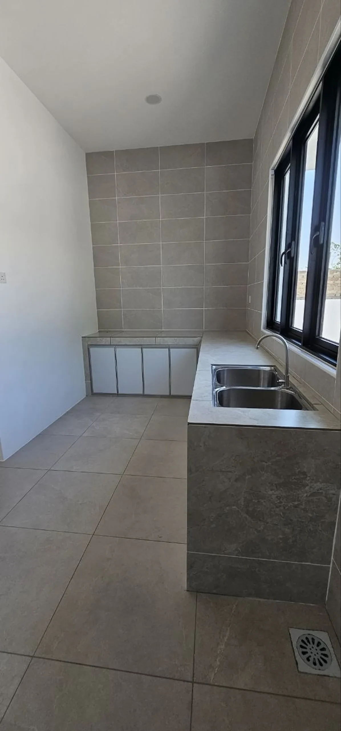 pinggiran pengkalan bayu kitchen