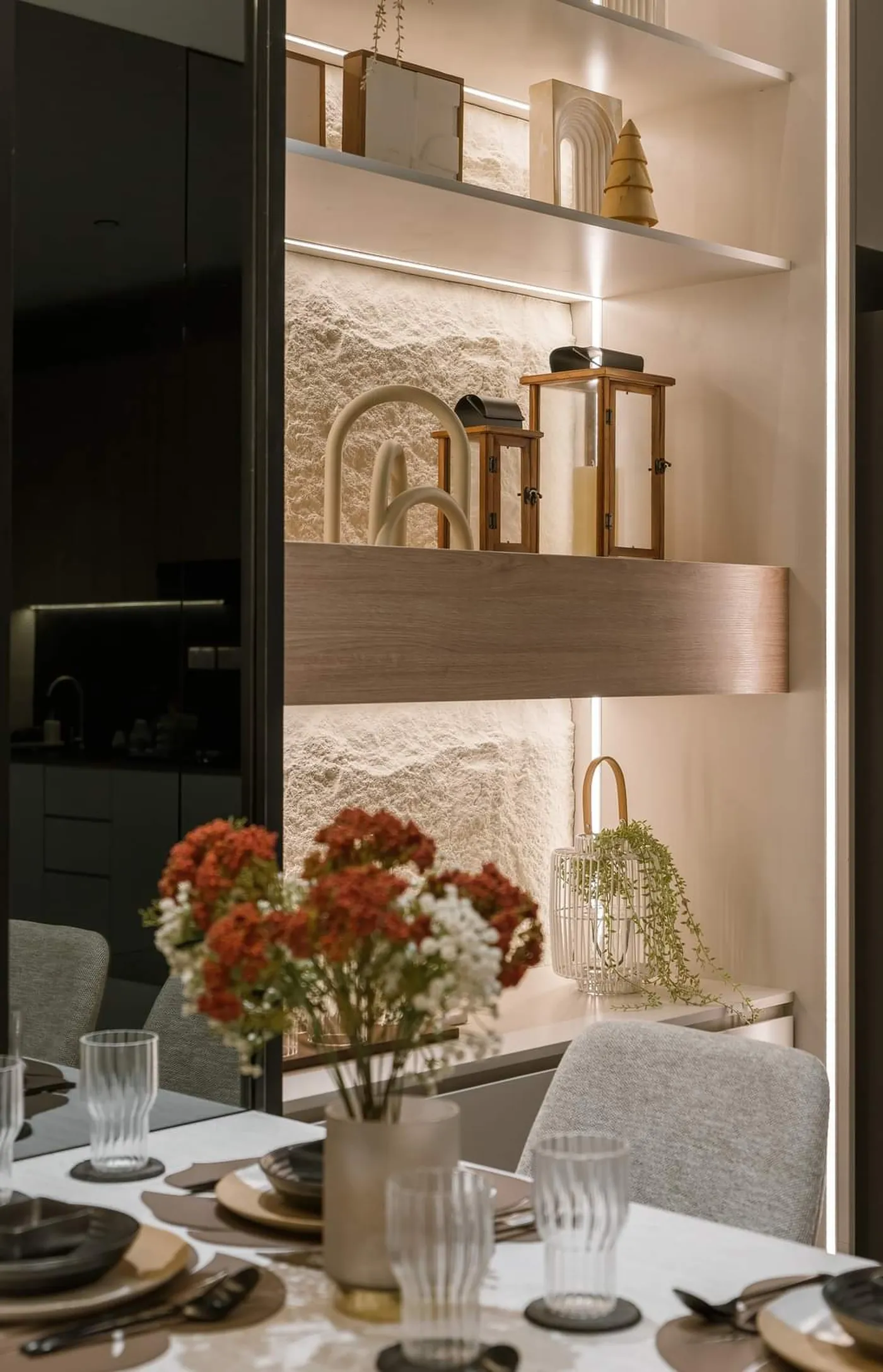 raffles 188 feature shelving